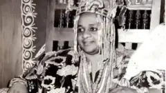 Aworan Alaafin Adeyẹmi III