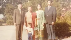 Sukrisno, Siti Aminah, Siti Krisnowati dan Sungkono dan putra pertama di China.