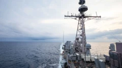 美國軍艦穿越台灣海峽 中國稱「做好挫敗挑釁凖備」