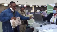 Tundu Lissu yatangaje amashusho ari ku kibuga cy'indege ava muri Tanzania
