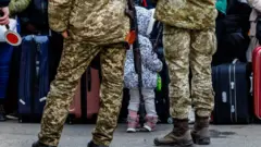 дитина і військові