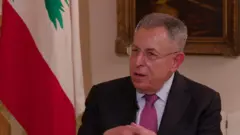 صورة من حلقة المشهد مع رئيس الحكومة الأسبق فؤاد السنيورة