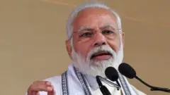बेलूर मठ में पीएम नरेंद्र मोदी