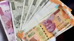 करेंसी पर गांधी जी कब से छप रहे हैं?