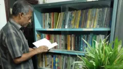ব্যক্তিগত বইয়ের সংগ্রহ বিক্রি করে দিতে চান গোকুল চন্দ্র দাস