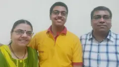 JEE Mains परीक्षेत देशभरातील 18 विद्यार्थ्यांनी संयुक्तरित्या अव्वल स्थान मिळवले आहेत. यात महाराष्ट्रातील अथर्व तंबत या विद्यार्थ्याने बाजी मारली आहे.