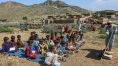 افغانستان- ښوونځی