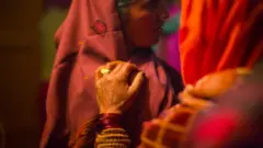 যৌথ পরিবারে ভারতীয় শাশুড়িরা অত্যন্ত প্রভাবশালী হয়ে থাকেন