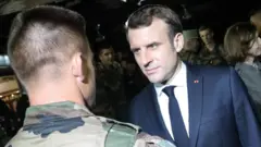 Emmanuel Macron en visite au Mali