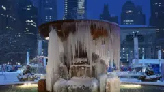 نافورة متجمدة