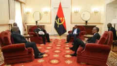 Perezida Tshisekedi (ibumoso), Museveni, Lourenco na Kagame (iburyo) mu nama i Luanda uuy munsi kuwa gatanu