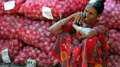 कांदा व्यापारी महिला (संग्रहीत छायाचित्र