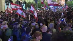 لبنانی‌ها با پلیس درگیر شدند؛ جلسه تعیین نخست وزیر به تعویق افتاد