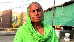 મહિલા
