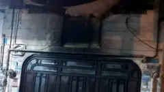 گفته شده به سردر دفتر نماینده رباط کریم در این شهر حمله شده است