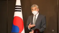 성 김 미국 대북특별대표가 23일 서울에서 한미 북핵수석대표 협의를 마치고 결과 발표를 하고 있다