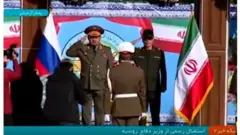 تلویزیون ایران تصاویر استقبال رسمی رئیس ستادکل نیروهای مسلح جمهوری اسلامی ایران از وزیر دفاع روسیه را پخش کرده