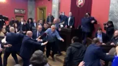 عراك بالأيدي داخل برلمان جورجيا