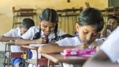 பள்ளிக் குழந்தைகள்