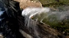 شلال مقلوب