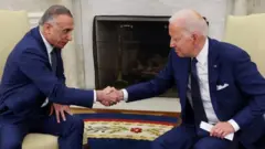 Irak Başbakanı Kazımi (solda) ve ABD Başkanı Biden, Beyaz Saray'da bir görüşme gerçekleştirdi