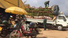 Ku isoko rya Kimironko i Kigali