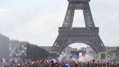 برج إيفل.