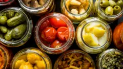 Консервація, заморозка чи сушіння: як грамотно запасати овочі та фрукти на зиму