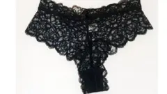 Ọbante na-aba n'ike nke Bekee kpọrọ "Thongs" maọbụ "G-string"