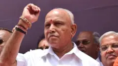 कर्नाटक: नाम से एक 'डी' हटाने पर मुख्यमंत्री बन गए येदियुरप्पा?
