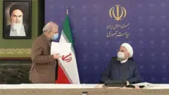 روحانی و نمکی