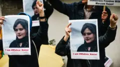 مہسا امینی