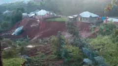 Umusozi wariduwe n'inkangu inzu zikangirika izindi zigasigara mu manegeka mu karere ka Ngororero