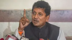 दीपक केसरकर