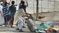 ঢাকায় সহিংসতা
