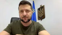 Perezida wa Ukraine Volodymyr Zelensky avuga ijambo nijoro ku itariki ya 28 y'ukwezi kwa gatatu mu 2022