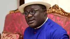 Aworan Gomina Ayade to kuro ninu ẹgbẹ PDP lọ si APC