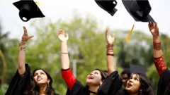 সারা দেশের ৪৬টি সরকারি বিশ্ববিদ্যালয়ে ভর্তি হওয়ার জন্যে বর্তমানে প্রায় আড়াই লক্ষ শিক্ষার্থী বিভিন্ন বিশ্ববিদ্যালয়ে দফায় দফায় পরীক্ষা দিয়ে থাকেন