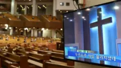 တောင်ကိုရီးယား ခရစ်ယာန်ဘုရားကျောင်းတစ်ခုတွင်းကပုံ