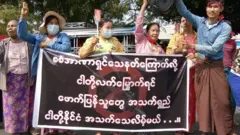 မန္တလေး၊နေပြည်တော်၊ မြစ်ကြီးနားအပါအဝင် မြို့ကြီးအများစုမှာ ဆန္ဒပြသူအချို့ကို ရိုက်နှက်ဖမ်းဆီးတာေ တွရှိနေ