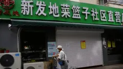 北京當局已經要求新發地市場關閉作全面清潔。