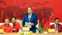 Thủ tướng Nguyễn Xuân Phúc nói bóng đá là môn thể thao “vua” và đội tuyển bóng đá U22 đã làm nên “dấu ấn lịch sử cho nước nhà”.