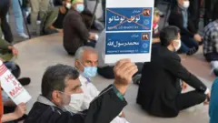 تجمع مقابل سفارت فرانسه در تهران