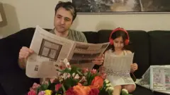 حامد اسماعیلیون همراه با دخترش ری‌را که در هواپیمای اوکراین کشته شد.