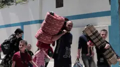 Palestinian families