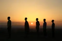 المسلمون يؤدون صلاة عيد الفطر في قرية أبو صير في 21 أبريل/نيسان.