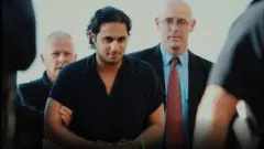 سعوديون يطالبون بمقاطعة نيتفليكس بعد بث فيلم يبرر سجن المعتقل السعودي خالد الدوسري في الولايات المتحدة الأمريكية منذ عام 2011.