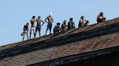 'රෝයල් පාක් මිනීමැරුම' ලෙස ප්‍රසිද්ධියට පත්ව තිබූ නඩුවේ විත්තිකරු වන ජූඩ් ශ්‍රමන්ත ඇන්තනි ජයමහට ද ජනාධිපති මෛත්‍රීපාල සිරිසේන විසින් ජනාධිපති සමාව ප්‍රදානය කරනු ලැබීය. 