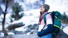 పర్యటనలో ఒక మహిళ