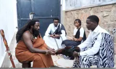 Igikorwa cyo gutamba igitambo (hano ni isake) cy'umuterekero kiza gusangirwa n'abaje guterekera bagahaho n'abakurambere